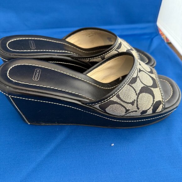 Coach logo platform slides-Size 7.5 - Picture 2 of 3
